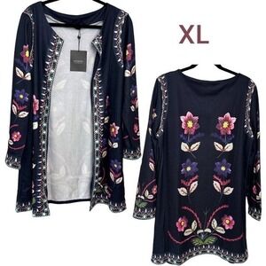 JustFashionNow XL black floral open hip length boho cardigan